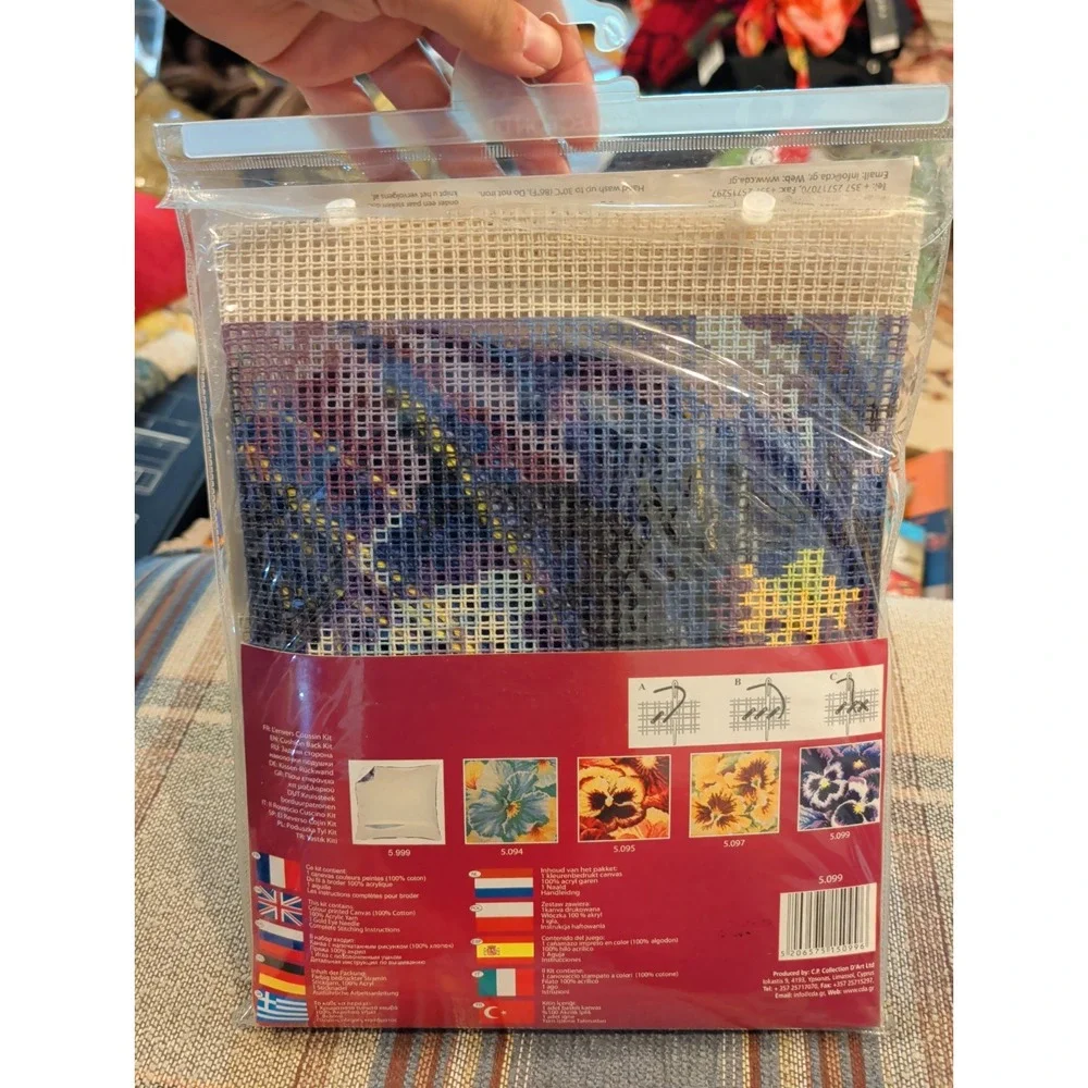 New NOS COLLECTION D'ART Needlepoint Pillow Kit  16